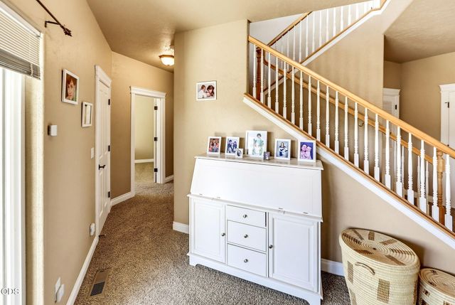 1076 NW Starlite Place, Grants Pass, OR 97526