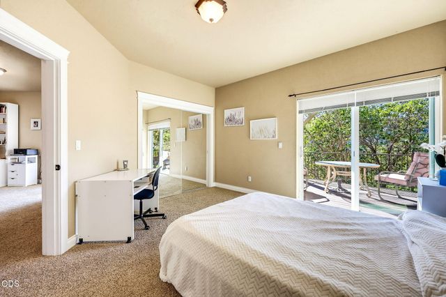 1076 NW Starlite Place, Grants Pass, OR 97526