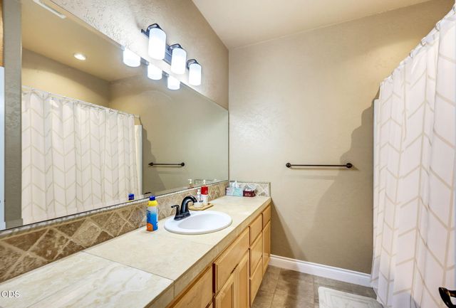 1076 NW Starlite Place, Grants Pass, OR 97526