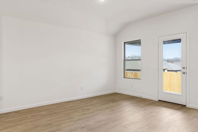 3884 Rose Hill Court, Denison, TX 75020