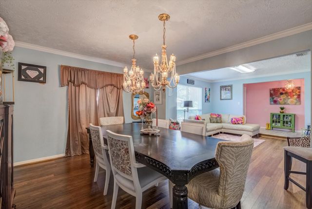 5230 Cripple Creek Court SE, Houston, TX 77017