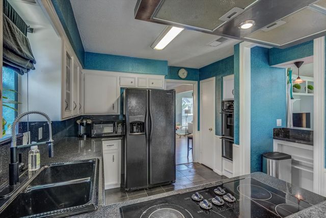 5230 Cripple Creek Court SE, Houston, TX 77017