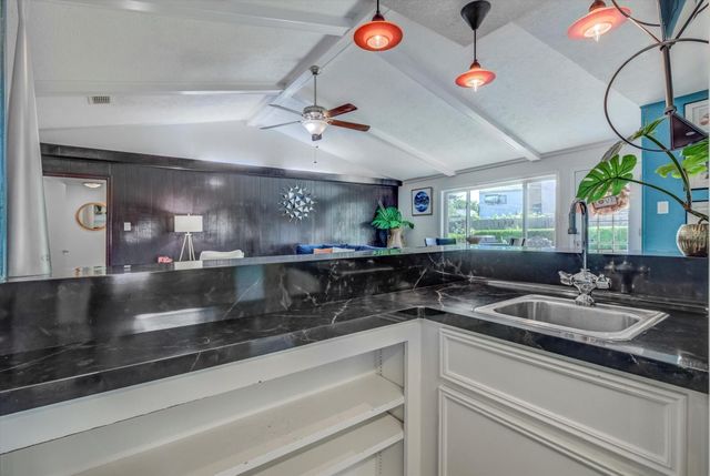 5230 Cripple Creek Court SE, Houston, TX 77017