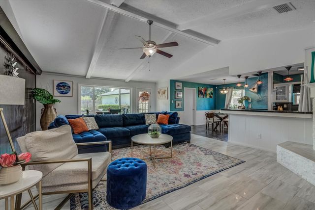 5230 Cripple Creek Court SE, Houston, TX 77017