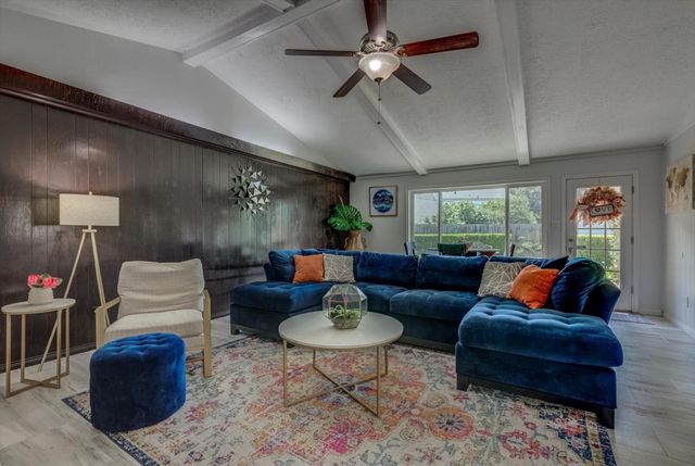 5230 Cripple Creek Court SE, Houston, TX 77017