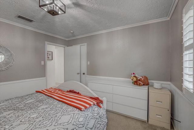 5230 Cripple Creek Court SE, Houston, TX 77017