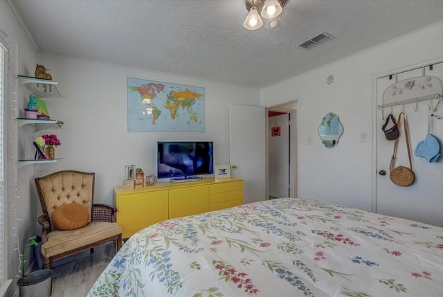 5230 Cripple Creek Court SE, Houston, TX 77017