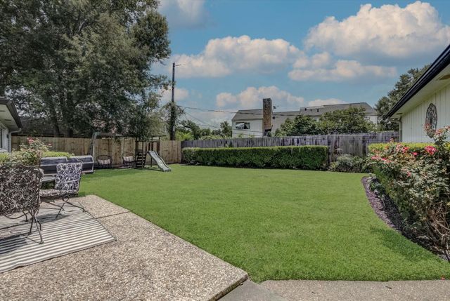 5230 Cripple Creek Court SE, Houston, TX 77017