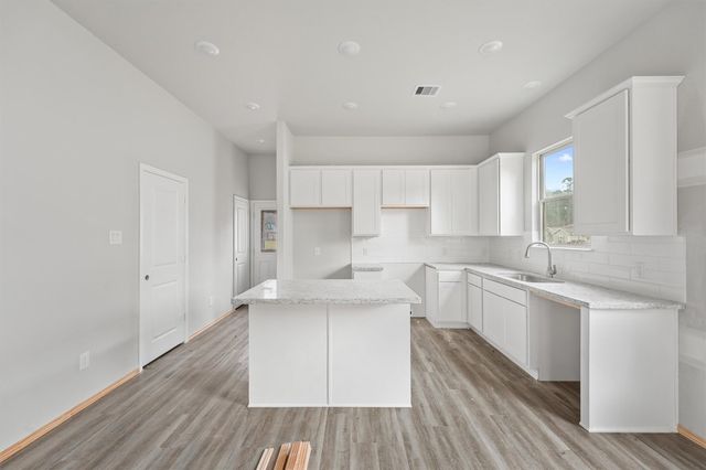 15618 Sycamore Drive, Montgomery, TX 77356