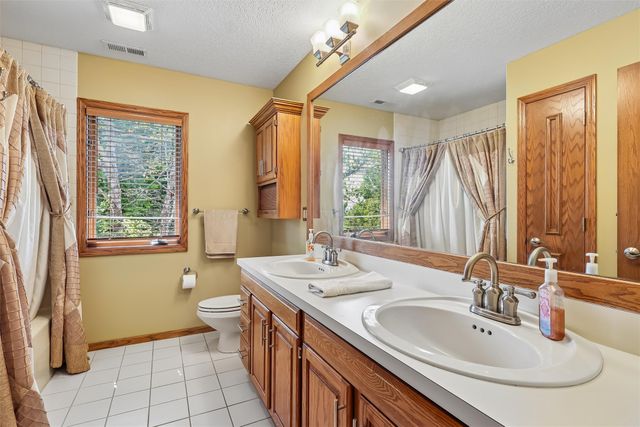 35115 Burgundy Circle, Waukee, IA 50263