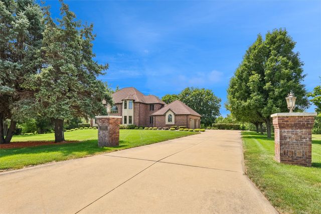 35115 Burgundy Circle, Waukee, IA 50263