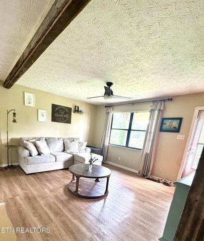 759 Laurel Rd, Clinton, TN 37716