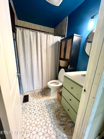 759 Laurel Rd, Clinton, TN 37716