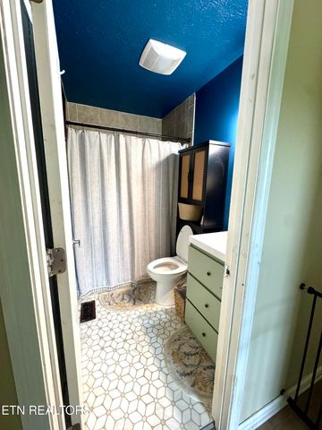 759 Laurel Rd, Clinton, TN 37716