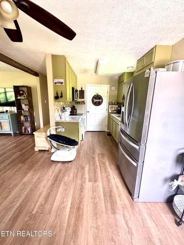 759 Laurel Rd, Clinton, TN 37716