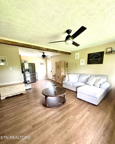 759 Laurel Rd, Clinton, TN 37716