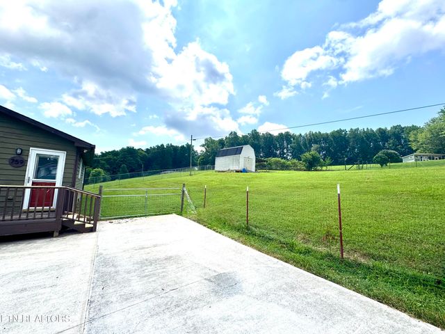 759 Laurel Rd, Clinton, TN 37716