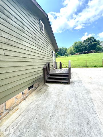 759 Laurel Rd, Clinton, TN 37716