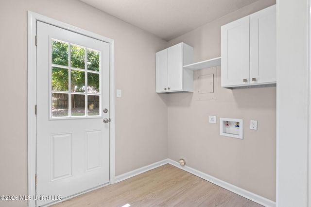 7718 Charleston Drive, Southaven, MS 38671