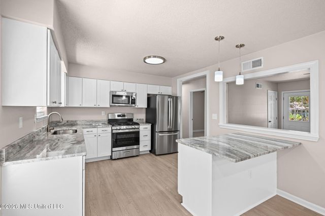 7718 Charleston Drive, Southaven, MS 38671