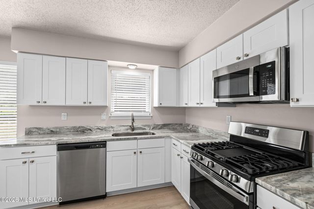 7718 Charleston Drive, Southaven, MS 38671