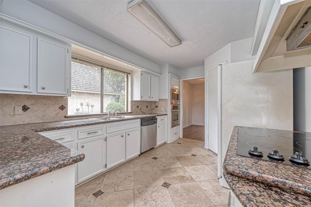 2831 Pecan Ridge Drive, Sugar Land, TX 77479