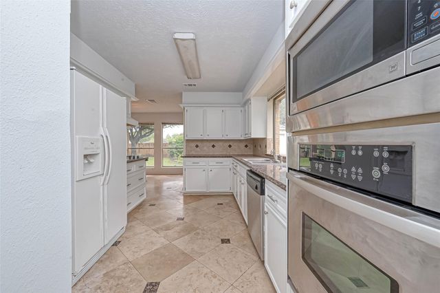 2831 Pecan Ridge Drive, Sugar Land, TX 77479