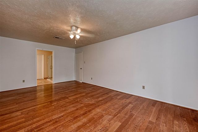 2831 Pecan Ridge Drive, Sugar Land, TX 77479