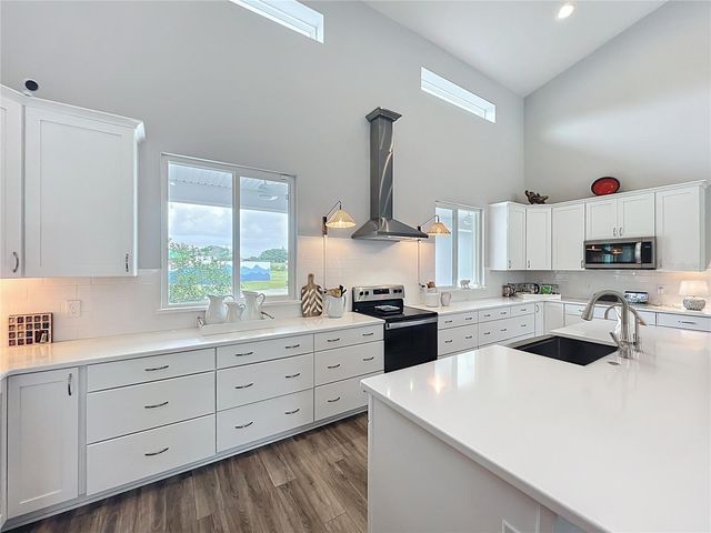 10220 & 10224 BAY LAKE ROAD, Groveland, FL 34736