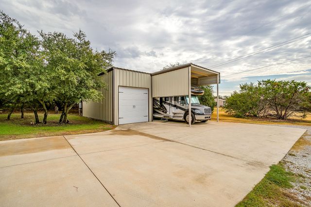 605 Embers Lane, Weatherford, TX 76085
