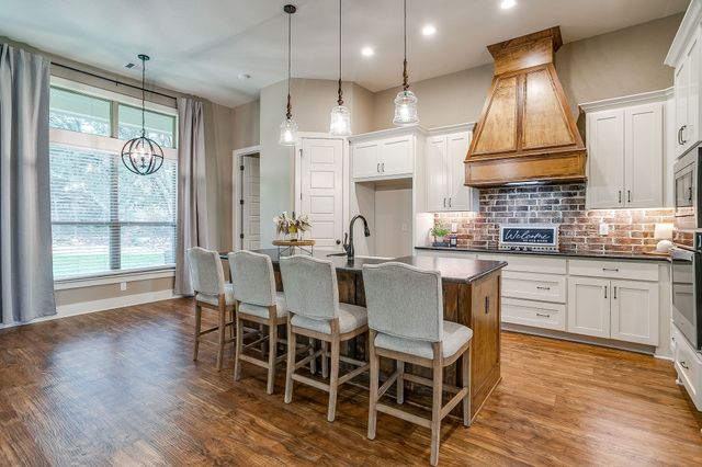 605 Embers Lane, Weatherford, TX 76085