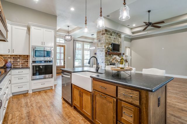 605 Embers Lane, Weatherford, TX 76085