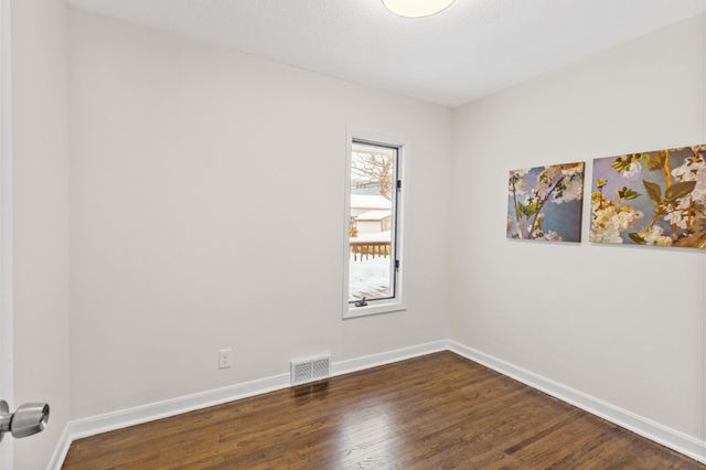 5013 Oxford Avenue, Edina, MN 55436