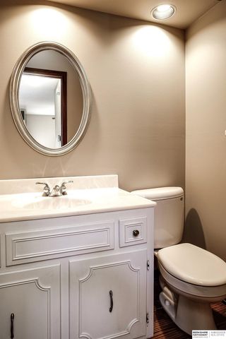 12924 Webster Plz 2 B-2, Omaha, NE 68154