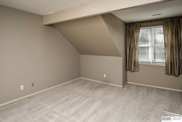 12924 Webster Plz 2 B-2, Omaha, NE 68154