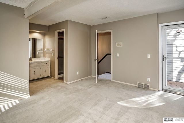 12924 Webster Plz 2 B-2, Omaha, NE 68154