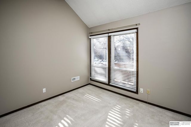 12924 Webster Plz 2 B-2, Omaha, NE 68154