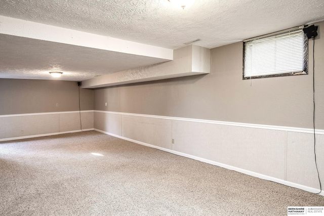 12924 Webster Plz 2 B-2, Omaha, NE 68154