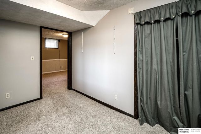 12924 Webster Plz 2 B-2, Omaha, NE 68154