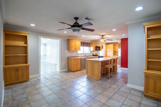 2906 David Lane, Arlington, TX 76013