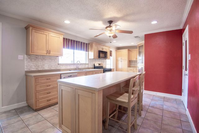 2906 David Lane, Arlington, TX 76013