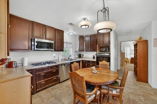 8088 Telegraph Road, Quinlan, TX 75474