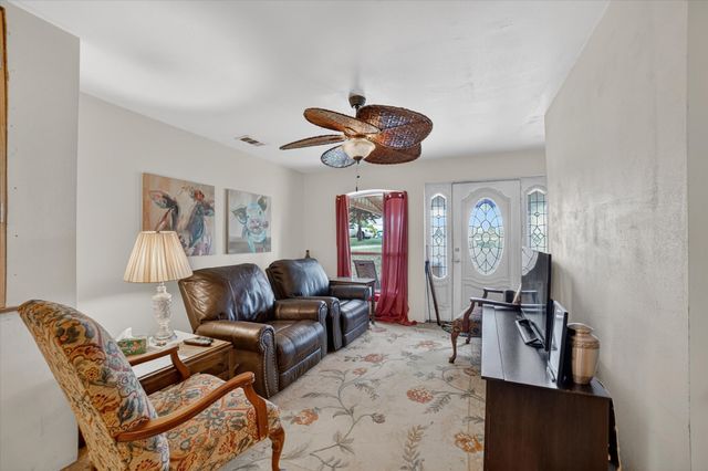 8088 Telegraph Road, Quinlan, TX 75474