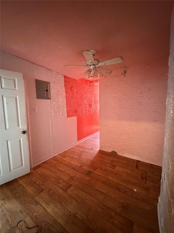 95-07 Roosevelt Avenue, Jackson Heights, NY 11372