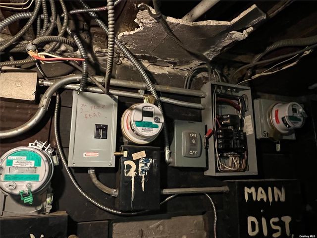 95-07 Roosevelt Avenue, Jackson Heights, NY 11372