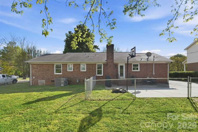 13657 Idlewild Road, Matthews, NC 28105