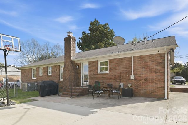 13657 Idlewild Road, Matthews, NC 28105