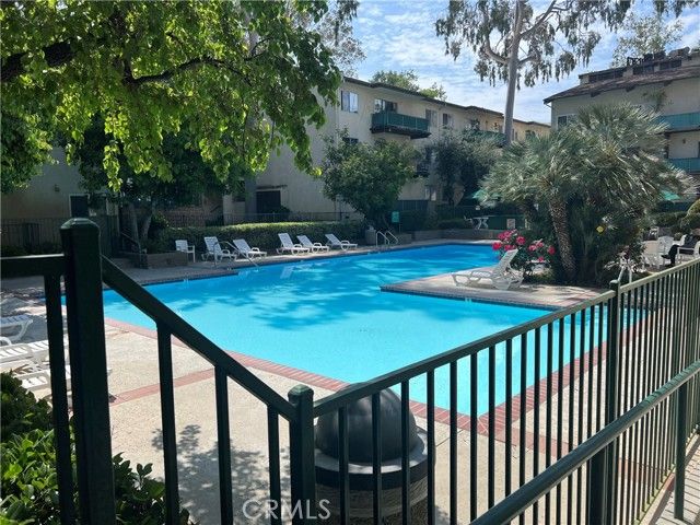 5460 White Oak G101, Encino (los Angeles), CA 91316