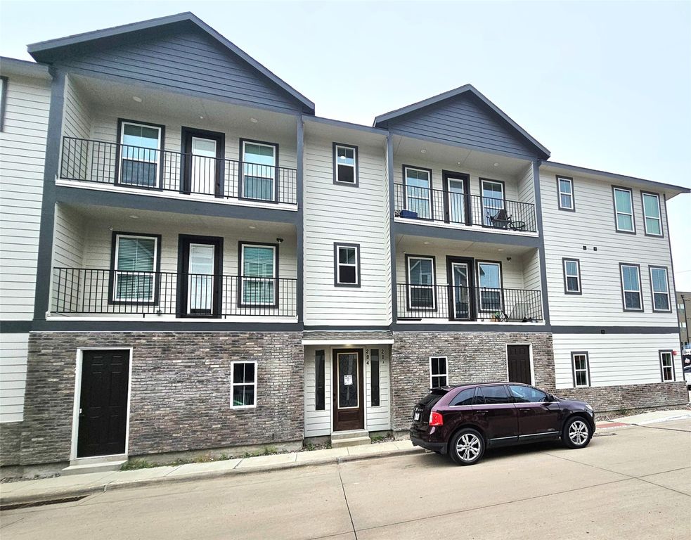 206 S Village Way 303, Lewisville, TX 75057