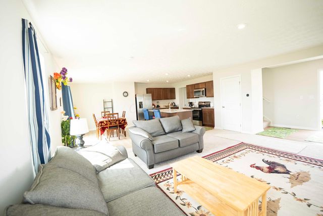 8587 Erie Loop, Canal Winchester, OH 43110